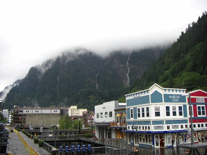 CIMG0722.JPG - Shops at the port in Juneau