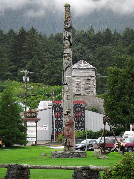 CIMG0752.JPG - Sitka has some beautiful totem poles